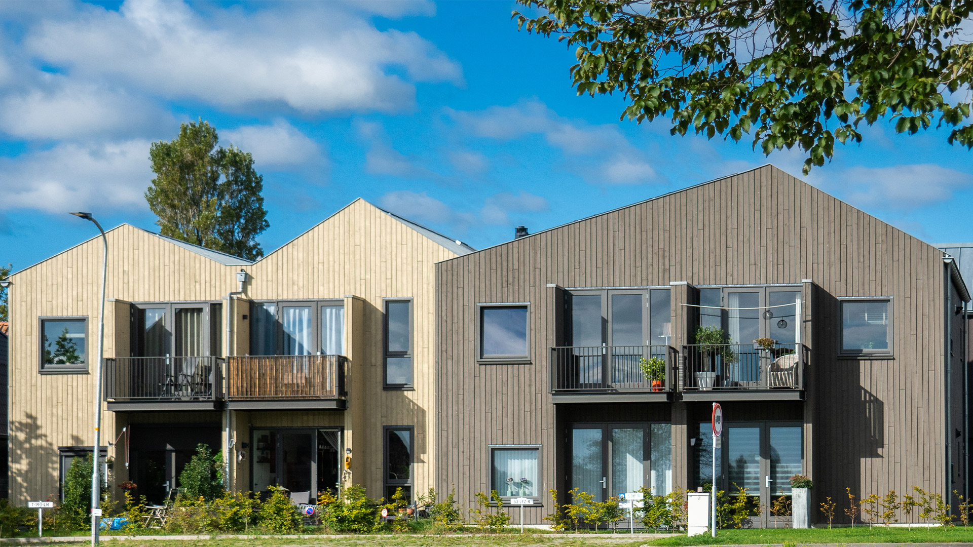 Kerkbuurt, Tuitjenhorn, Schuurwoningen, appartementen