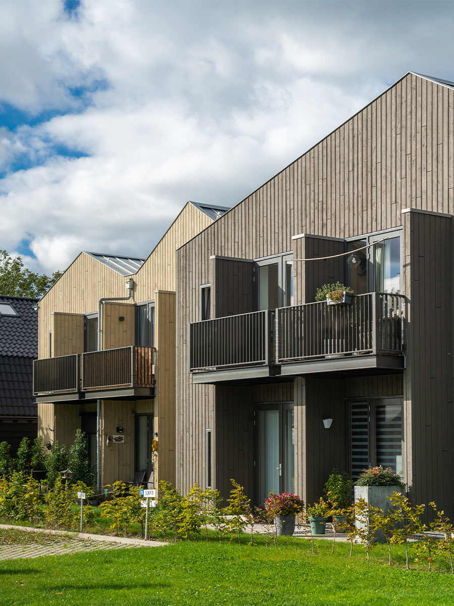 Kerkbuurt, Tuitjenhorn, Schuurwoningen, appartementen