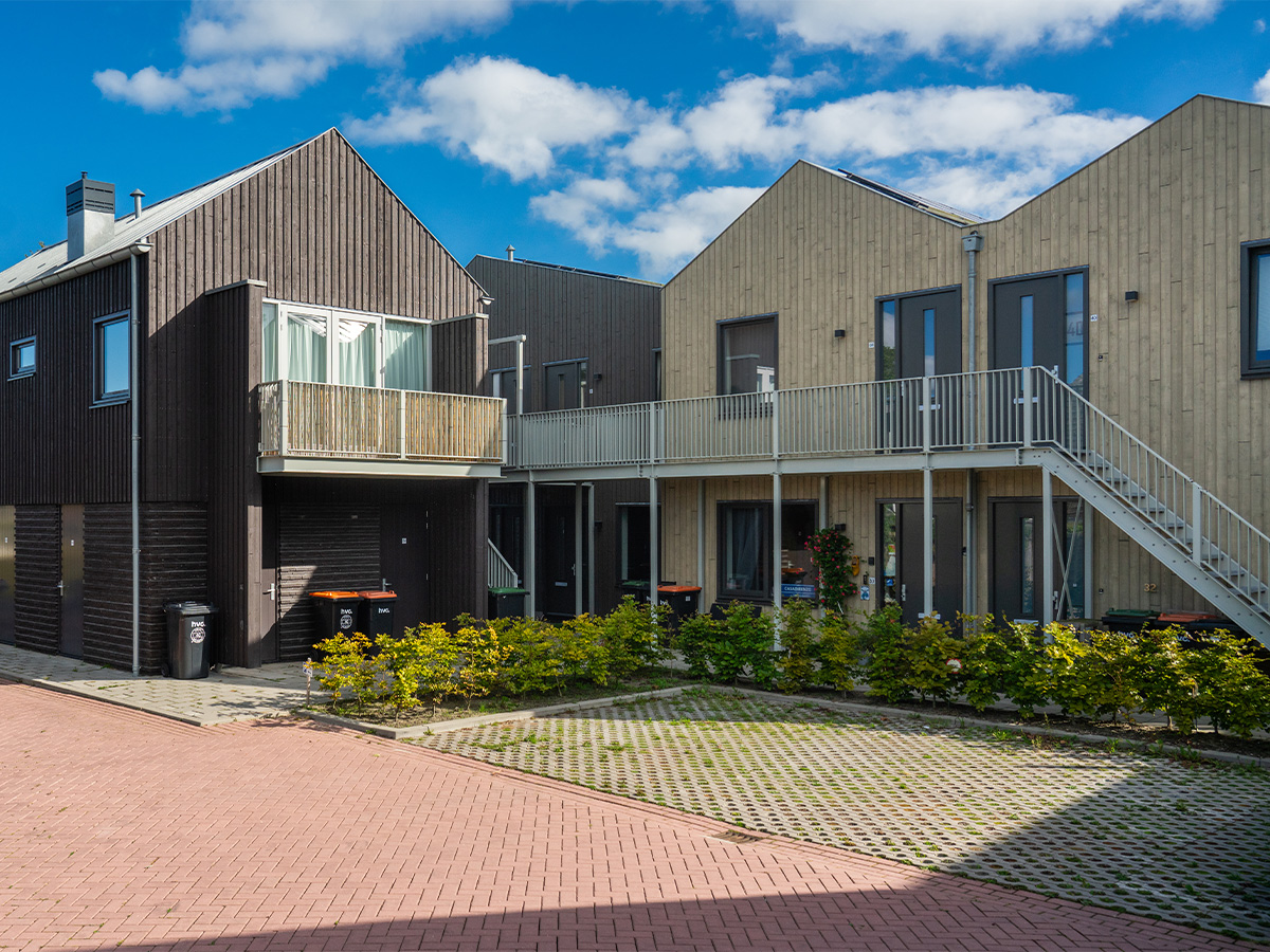 Kerkbuurt, Tuitjenhorn, Schuurwoningen, appartementen